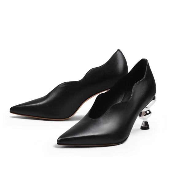 JADY ROSE | SCALLOPED EDGE KETTLE HEEL LEATHER PUMP - BLACK - Picture 1 of 9